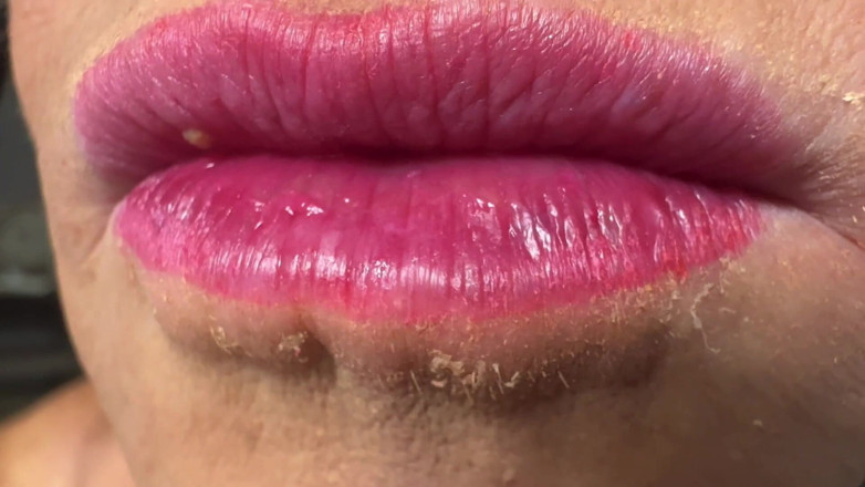 Kandylegsxxx: Nedbalá bohyně polyká: Moje ústa je tvoje burpy vězení