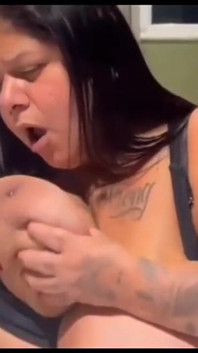 ฉันโทรคุยกับลูกค้าแล้วสูบบุหรี่ให้เขา