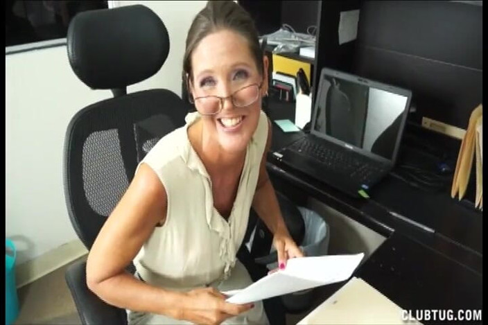 Club Tug: Perverted Step Mom