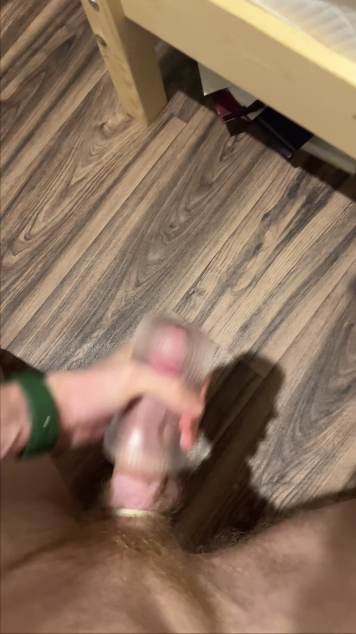 Johnny69227: 年轻的 Twink 青少年Edging。大刺激，重口味。大鸡巴内射