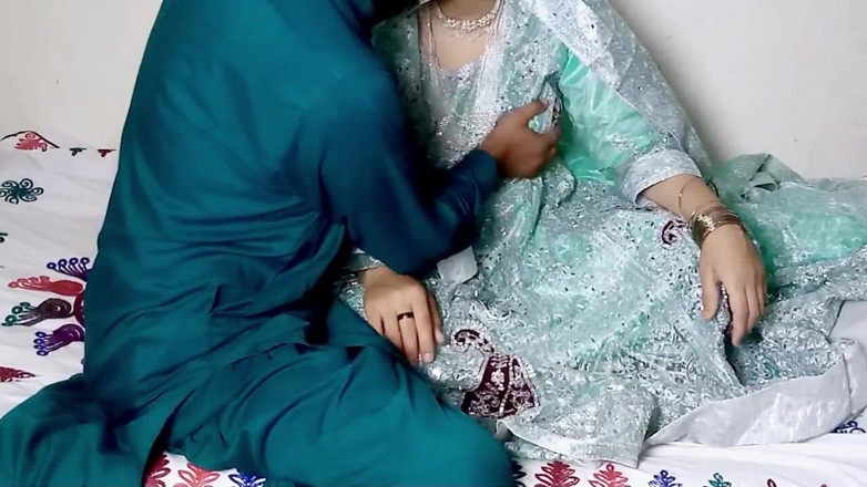 Rajput: Yeni gelin yumruk gecesi sert seks