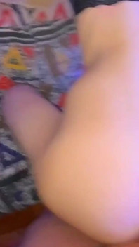 Flaca jinete trans en la gran polla de su novia trans