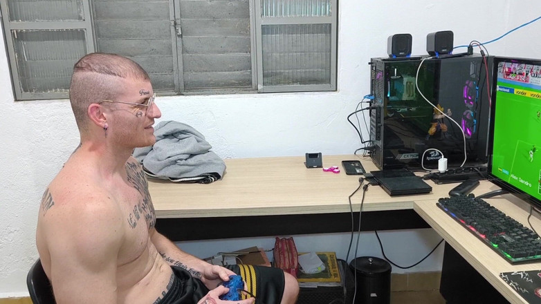 carmonaoficial: Carmona E Victor Ferraz Jogando Valendo O Cu