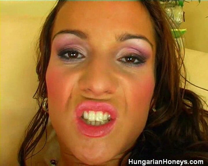 Hungarian Honeys: Sunny Jay любить себе