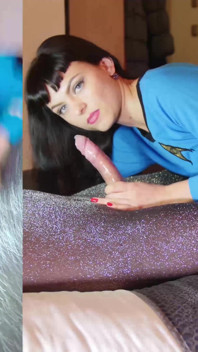 Sonya Durganova dalam nilon Star Trek Spock