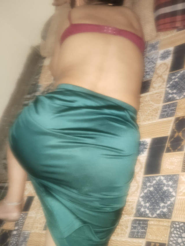 Desi Priya Bhabhi (Desi Sexy Couple)