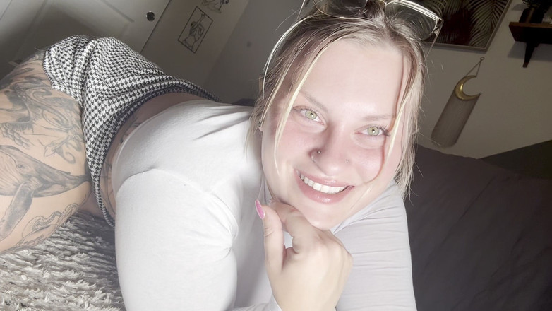 Chandler Knight: Giantess：科学家对一个小男人做实验