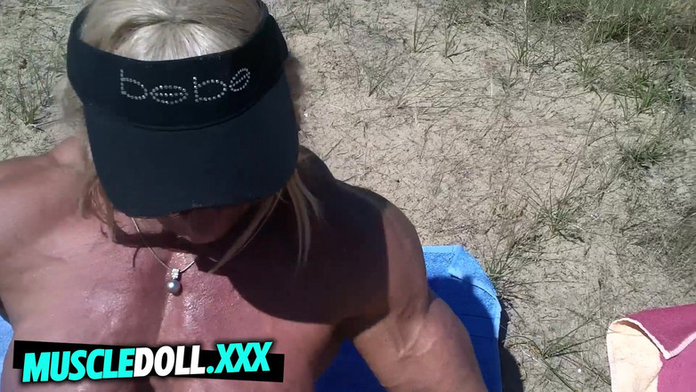 MuscleDoll: 보디빌딩 밀프