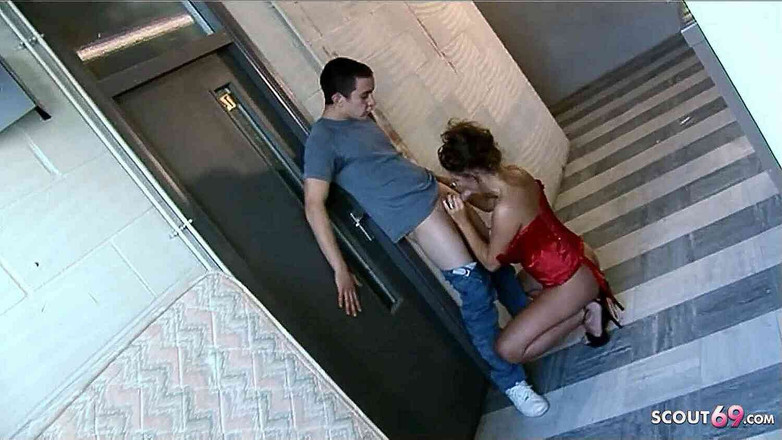 Full porn collection: 義理の息子と継父に荒MMF三人組と熟女クラウディア