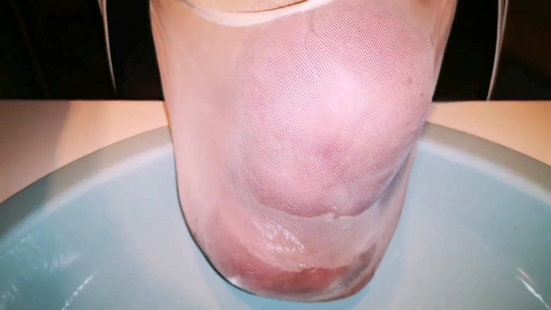 Monster_Meat_: 오줌 싸기