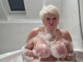 UK Joolz: Bath time bubblez