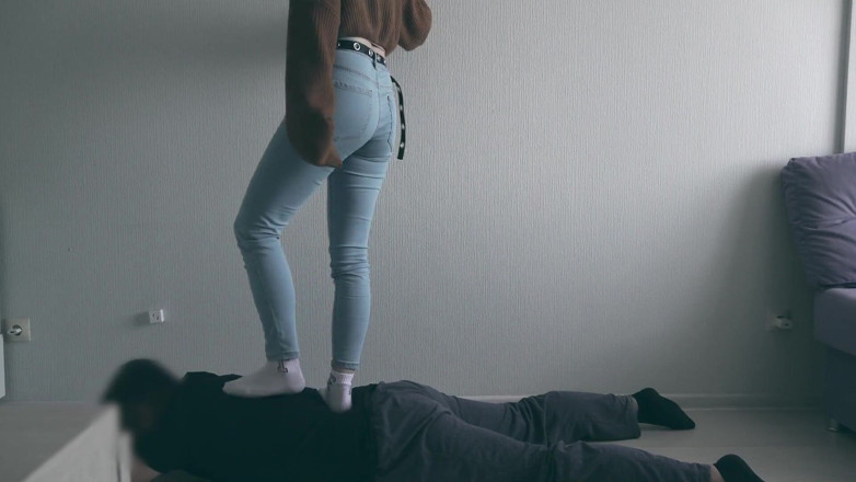Amateur_fetish: Calpestando