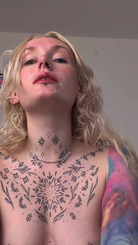 Nožní otrok a zadek hračka zvrácená femdom fantazie