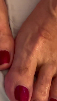 Cum on Stepaunt GILF MILF Feet & Toes Granny Loves It