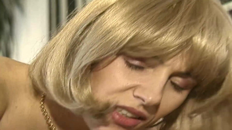 Vintage Climax: Blonďatá milfka je análně udeřena a fistována