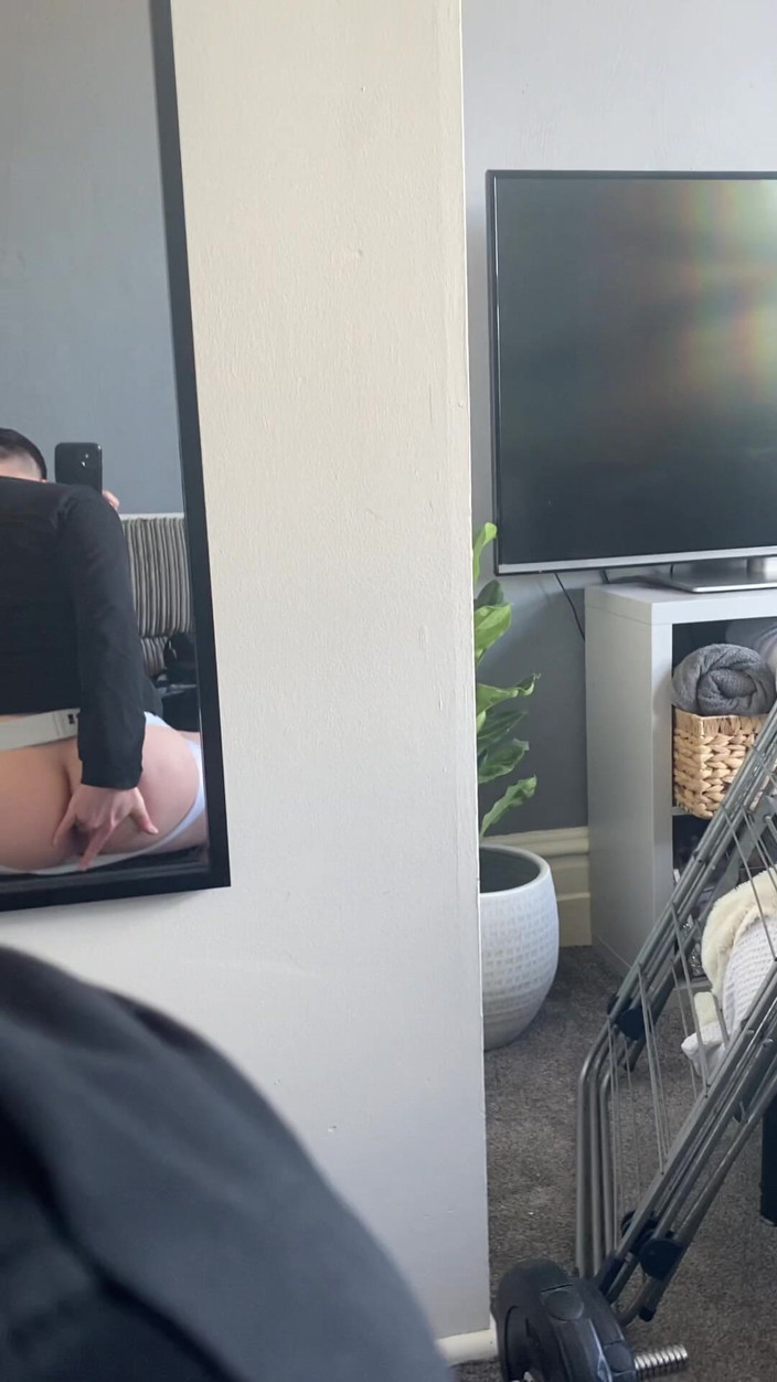 Tylercody: Une fille sexy en jock