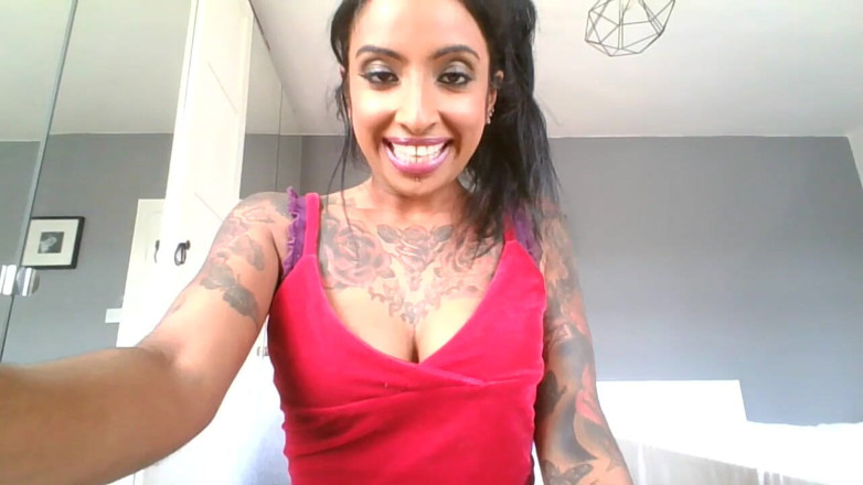 BabeXX69XX Asian MILF: Sürtük sekreter işini kurtarmak için yalvarıyor porno ile yakalandı!