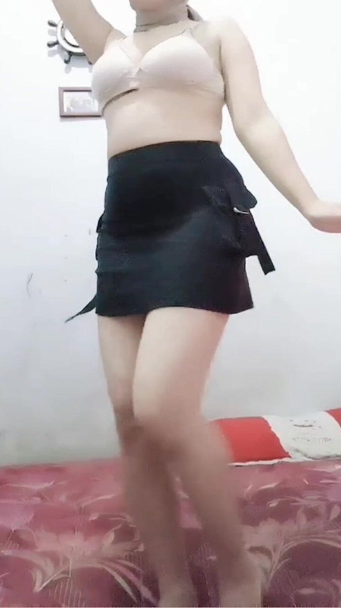Hijab cute: मोहक हिजाब महिला नृत्य