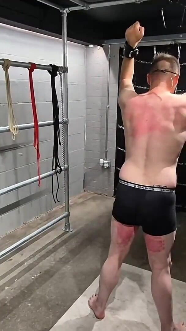 Cruel Double Domme Whipping (Strafkamer)
