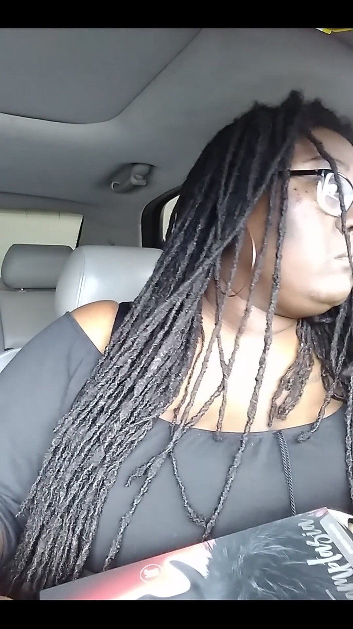 His Queen Suga: Scompattare in auto