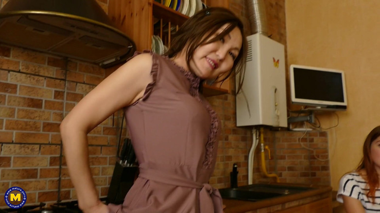 Mature NL: Hot babe Renata Fox is in for Asian Milf Lady...