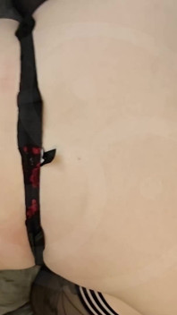 Stora tuttar Asiatiska amerikanska Sissy Tranny Trap Används av hennes pappa dominerande del 2 av 3