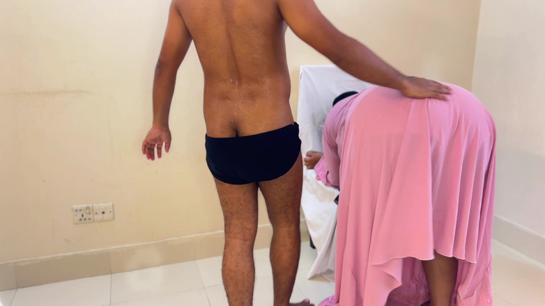 Aria Mia: 粗暴性爱戴穆斯林头巾的穆斯林女人！- Cum Wild