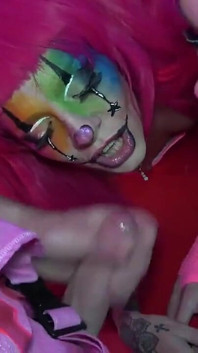 Eva May Meets the Pink Clowns