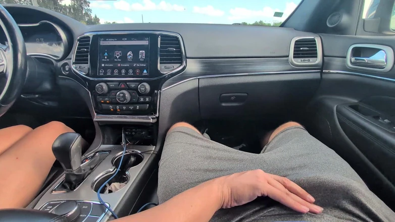 Mimiandevan: Mani muncrat di seluruh mobil dari handjob