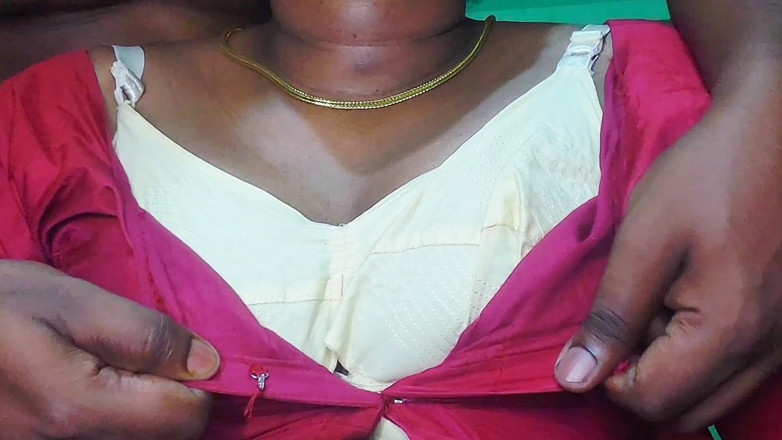 Desi Mohini: Wielkie piersi Kavita Bhabhi