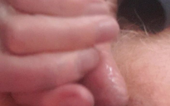 Redhairy4u: Mój mały kutas szybuje siusiu