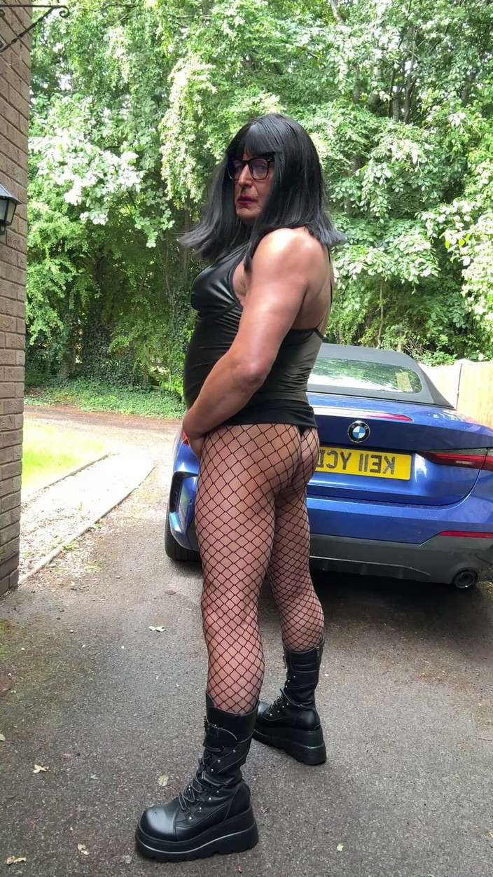 Kellycd2022: Sexy Crossdresser Kellycd2022 Emo Style in Black Pvc Fishnets Pantyhose...