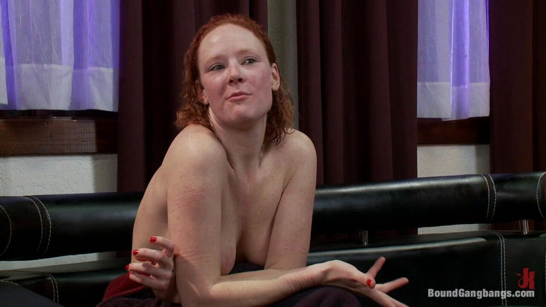 Bound Gang Bangs by Kink: Audrey Hollander revient dans l’industrie !!!! Double sodomie intense et double...