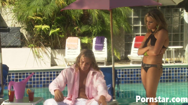 Pornstars: Awek Autumn Bliss yang seksi cantik menghisap batang besar jantan...