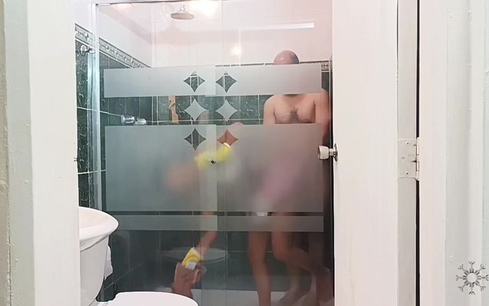 Swingersamateur40: Aku suka banget kalau kontol abang tiriku ngentot habis-habisan waktu...