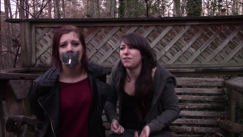 Selfgags classic: 입과 태피가그를 손으로 연기가 나는 의붓여동생 만들기!