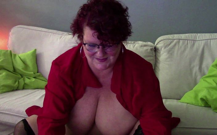 CurvyMindy: 该死的直播是如此热辣