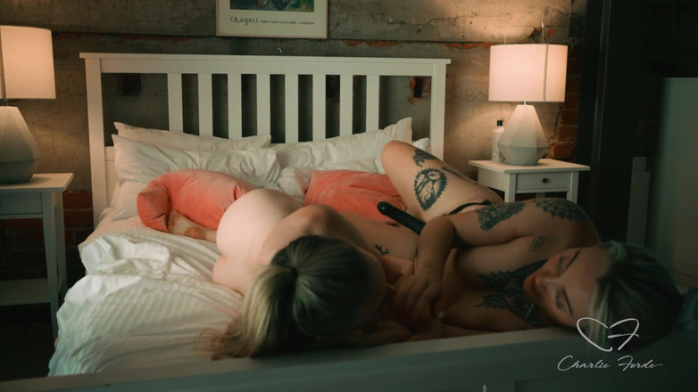 CharlieForde: Neoznačená s Charlie Forde, Violet Devine