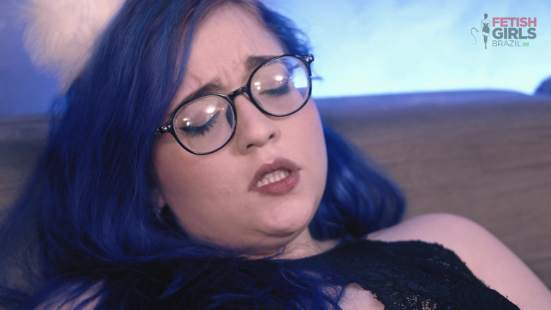 Fetish Girls Brazil: Vriendje kijkt toe hoe zijn mooie latina-vriendin masturbeert en klaarkomt...