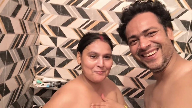 Desi chudai hub: Penggerudian lubang pantat MILF pedas