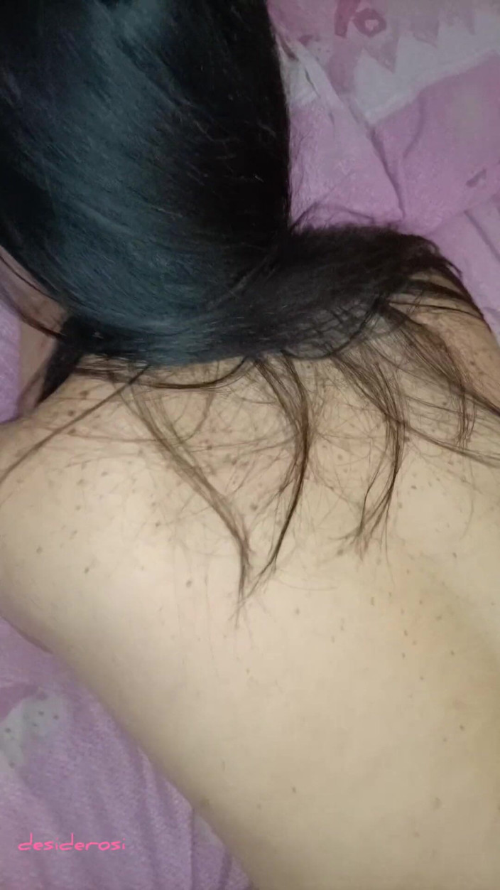 Jennyliam: イタリアの熟女は後背位で犯され、彼女のお尻に射精します