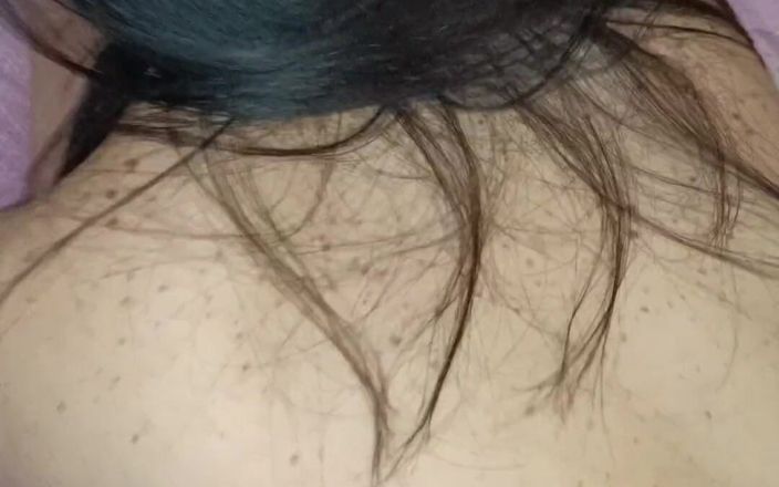 Jennyliam: इतालवी चोदने लायक मम्मी की डॉगी स्टाइल में चुदाई होती है और उसकी गांड पर वीर्य हो जाता है