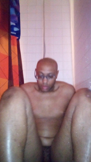 Pharoah Zeus: L’heure de la douche