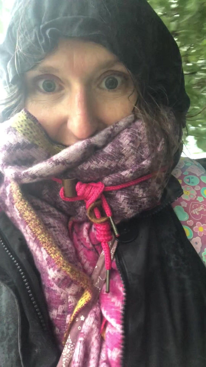 MistressWriggler: Esibizionismo Delle Mie Tette Con Capezzoli Duri Come Una Roccia...