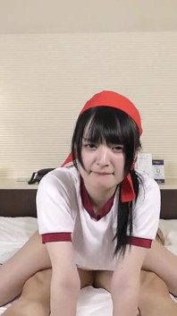 18, Hentai. Si cantik Jepun bertetek besar berambut hitam. Si Dia Memberikan Blowjob Dan Seks Creampie Bercukur. Uncensored