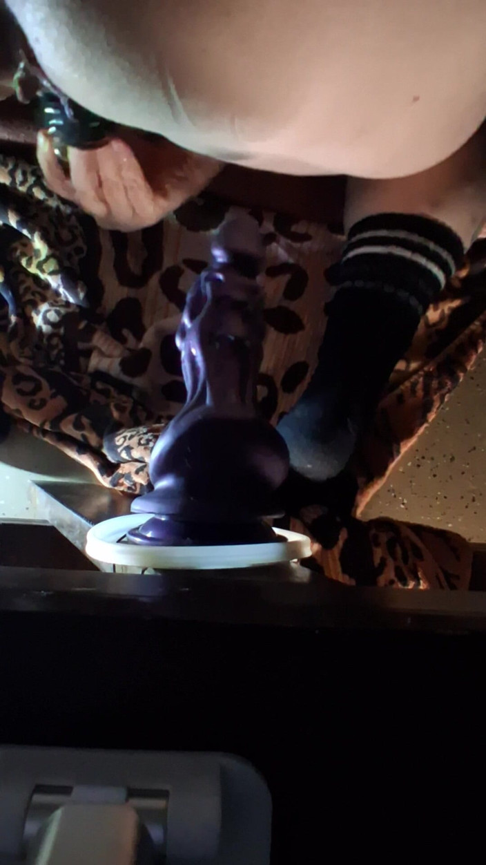 Squirting Skittlez: Hříšná samota