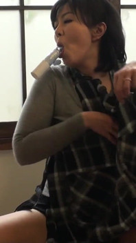 Hitomi enjou - eros fließt aus ihrem rohen weiblichen körper.