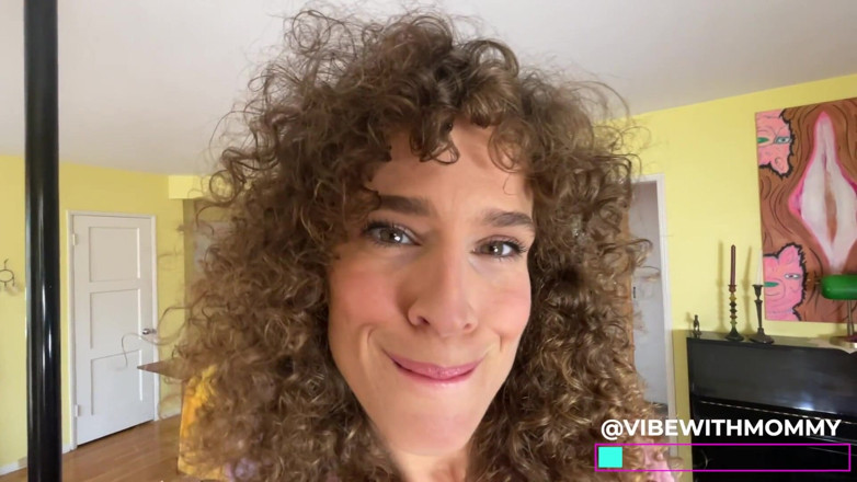 VibeWithMommy: Dây đeo trên bà mẹ femdom xinh đẹp
