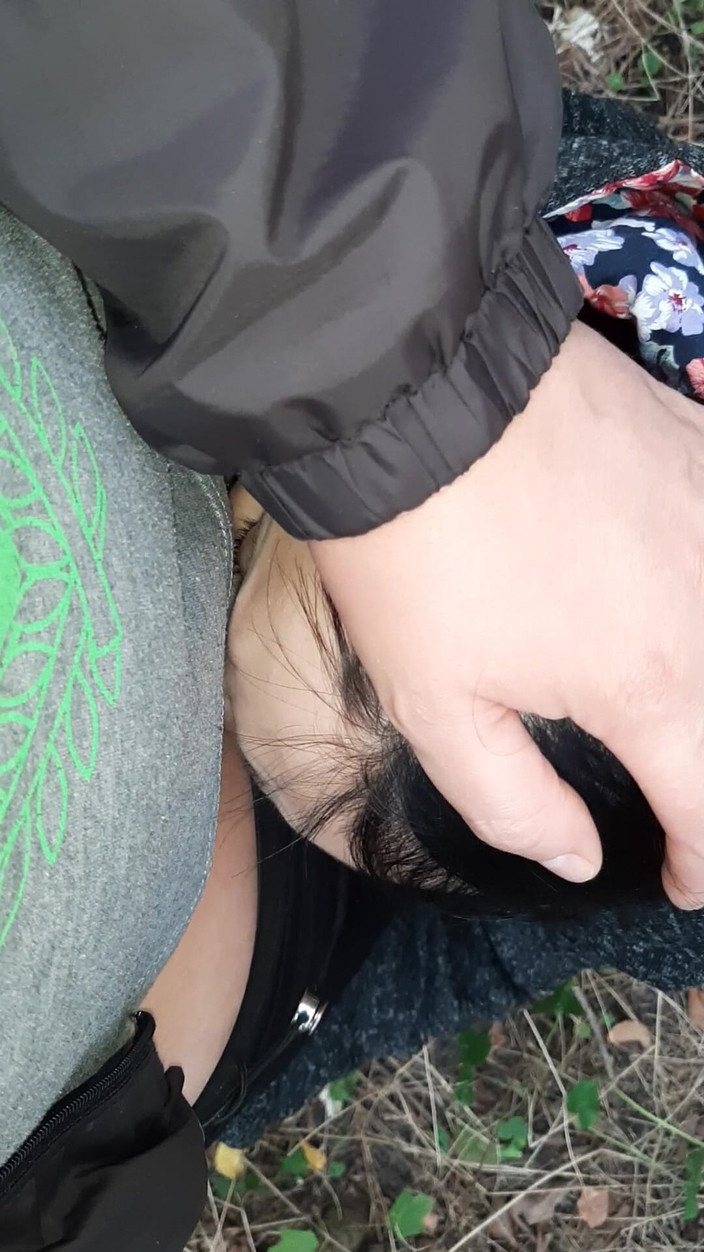 Lesbian-illusion: Мы трахаемся в лесу, поэтому никто не знает, что мы лесбиянки