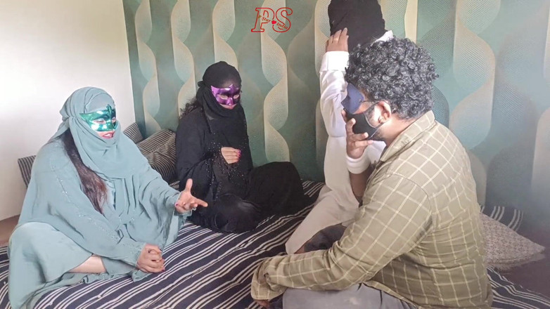 Pstarindia123: Two Muslim Bhabhis Wearing Burqas Got Fucked Together in Forced...